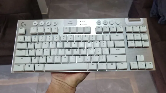 Teclado Mecânico Gamer Sem Fio Logitech G915 X LIGHTSPEED