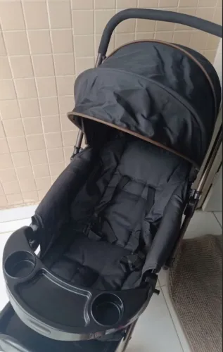 Carrinho de bebê + bebê conforto