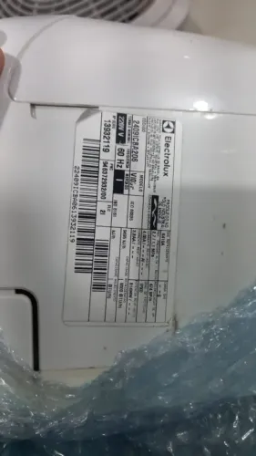 Ar-Condicionado Electrolux Split 9.000 BTUs Frio 220V - Ótimo Estado