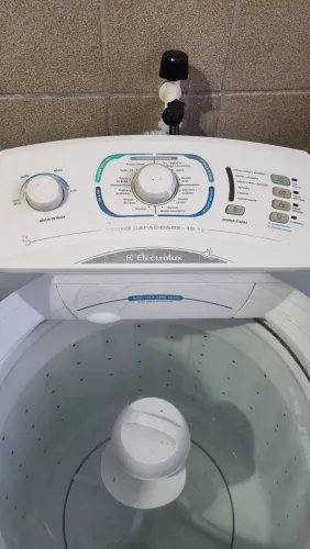 Máquina de lavar roupas 12kg