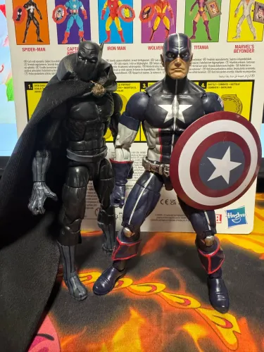 Marvel Legends Capitão e Pantera Negra Civil War