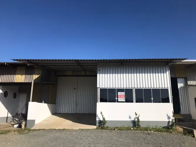 Imóvel para aluguel possui 299 metros quadrados em Schroeder I - Schroeder - SC