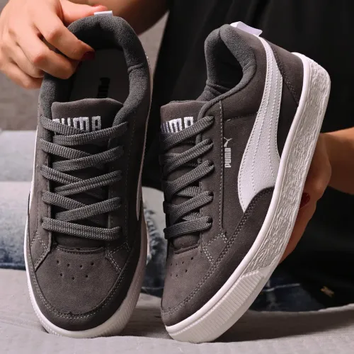 Tênis Puma Casual Masculino Chumbo e Branco | Cabedal em Camurça Suede Premium
