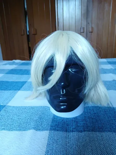 Peruca cosplay loira genérica