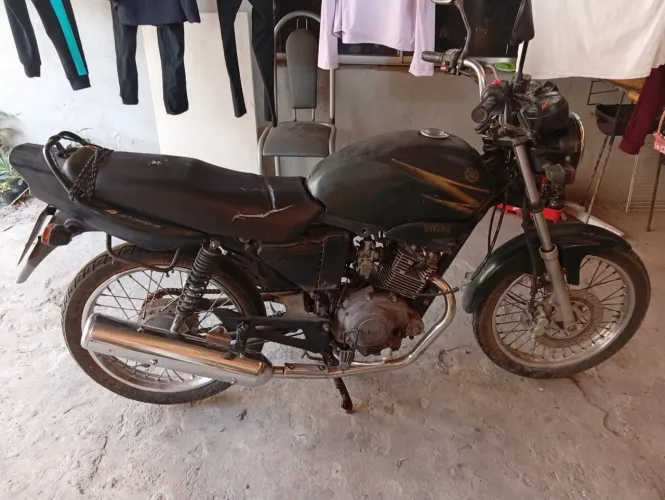 YBR 2006 precisa trocar o tanque de combustível porque está jogando muita sujeira no carb