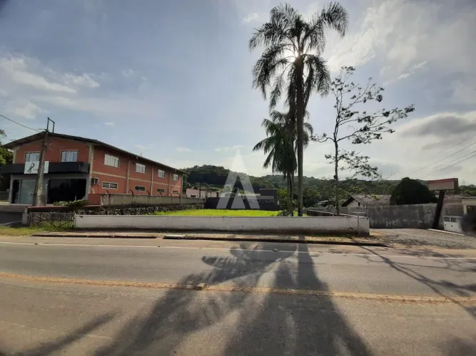 Terreno à venda no bairro São Marcos em Joinville, por R$ 806.000.00.