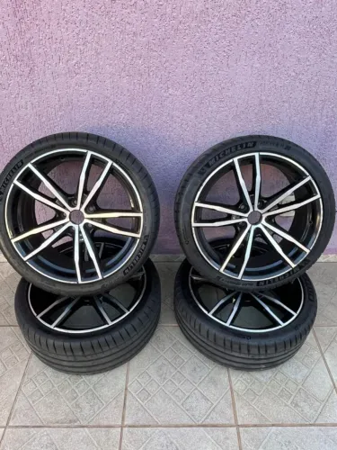 jogo de rodas diamantadas BMW, com pneus novos Michelin