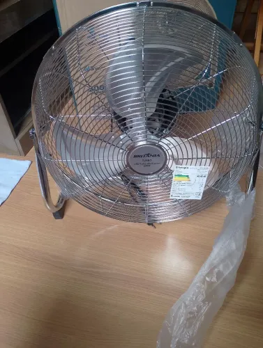 Circulador de Ar Britânia C50 Oscillation 200W Cor Prata 3 Pás