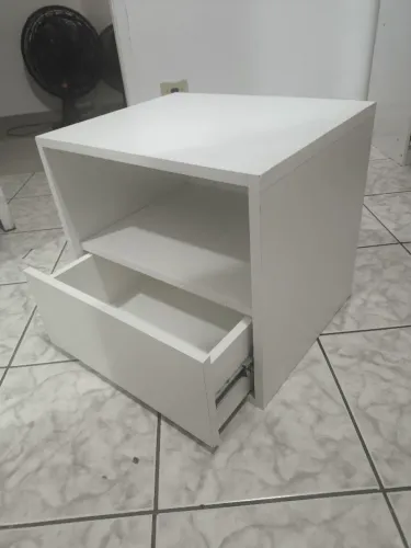 CRIADO MUDO