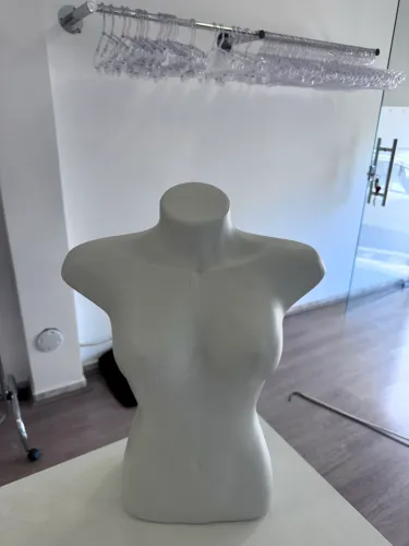 Manequim busto feminino