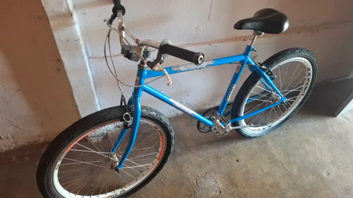 Bicicletas caloi safari e labrador.  