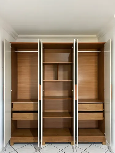 Guarda Roupa Casal Nina 6 Portas, com Espelho Externo, Estrutura em MDF - Bianchi