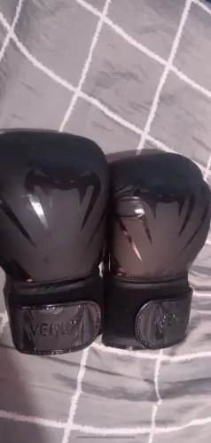 Luva de Boxe Venum (14 Oz)