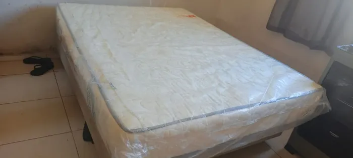 COLCHÃO E BASE NOVAS TORAFLEX MARFIM