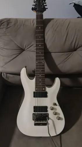 Guitarra Schecter diamond series 7 cordas Floyd Rose