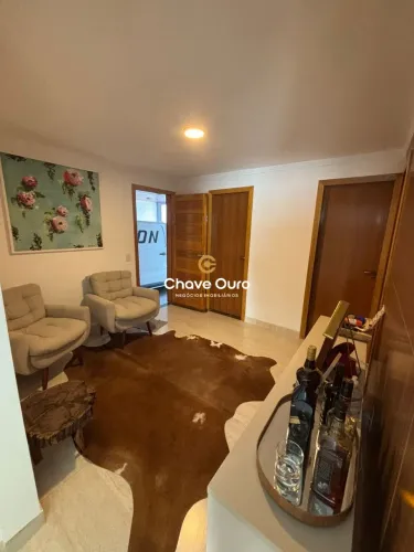 Casa 100% Reformada - com ampla sobra de terreno no Guarujá
