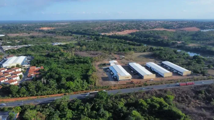Galpão comercial em condômino em Teresina com 1.000m², pátio e portaria 24 horas!