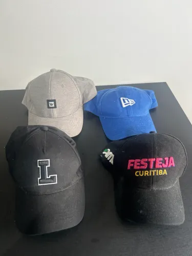 Kit Boné usado diversos 