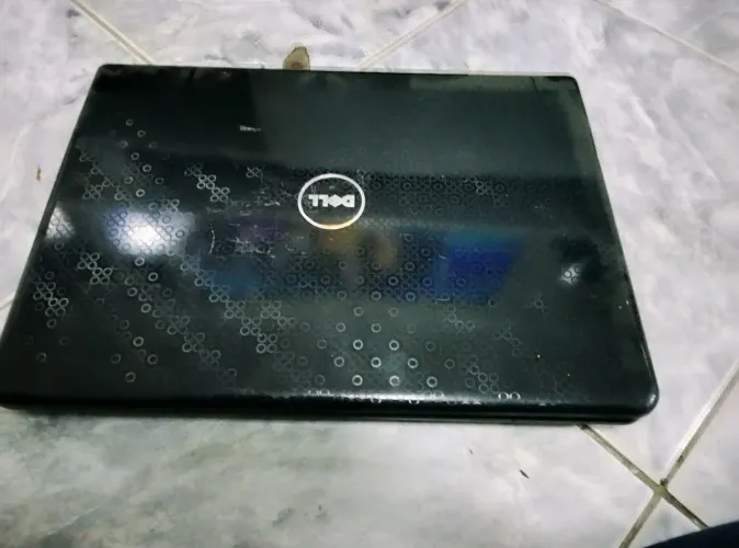 Vendo nootbook Dell <br>não achei a fonte<br>Funcionando. <br><br>Valor negociável