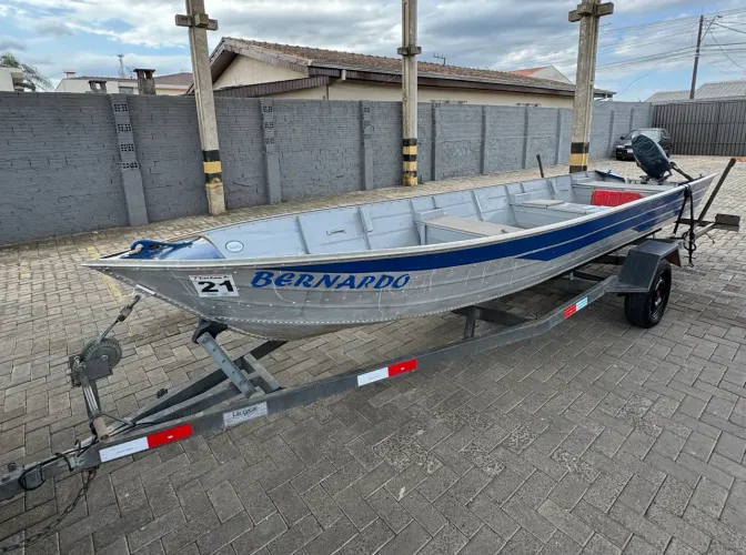 Conjunto Barco 6m Motor Yamaha 25hp