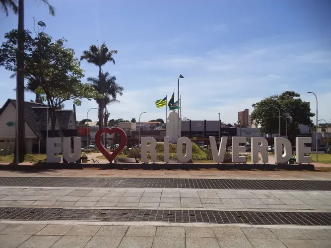 Área com 10.000 M² setor central de RIO verde- Goiás