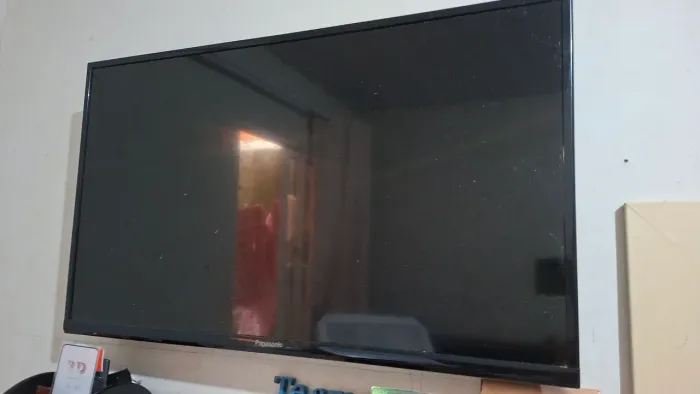 TV PANASONIC  LCD COM DEFEITO 