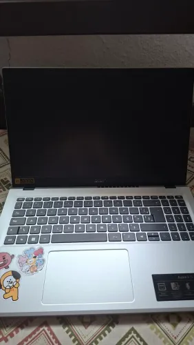 Acer Aspire 3 15 (Super Novo / Pouco Uso) - 8GB RAM / SSD 256GB - PREÇO NEGOCIÁVEL