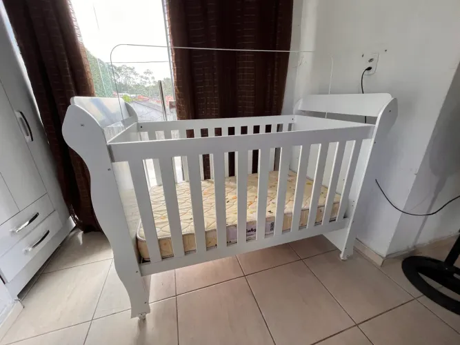 Berço e colchão