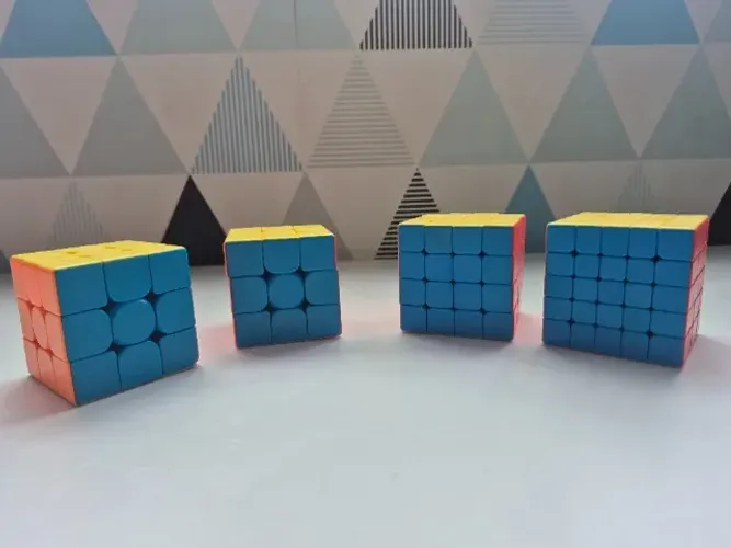 Cubos mágicos 3x3 usados, 4x4 e 5x5 novos