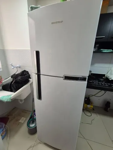 Geladeira frost free 375L