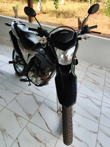 Motocicleta Honda Bros ESDD 160, 15/15 - Vendo ou troco por Palio 1.4 ou Punto 1.4