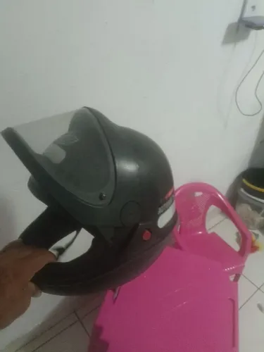 Capacete usado