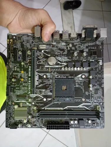 ASUS PRIME A320M-K (leia a descrição)