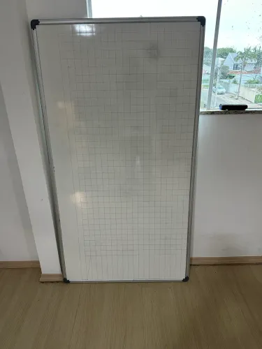Quadro branco quadriculado