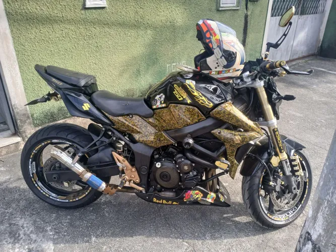 Suzuki gsr 750 2015