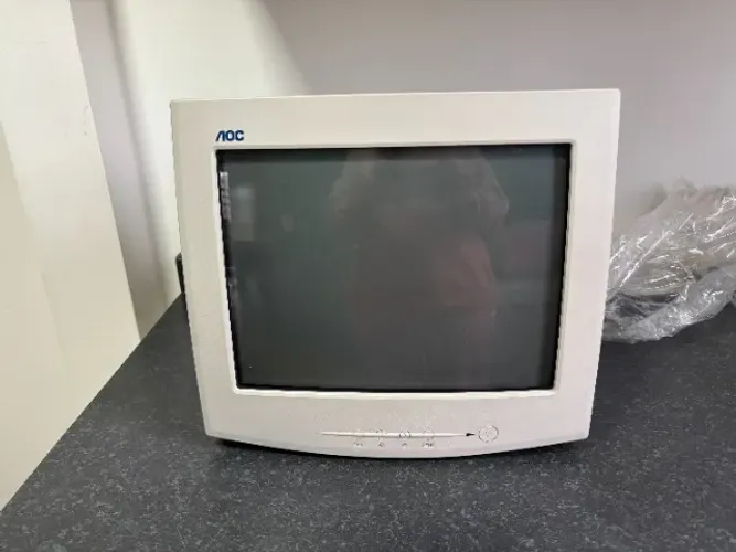  Monitor Vintage CTR AOC CT500G 15? (Tubo)