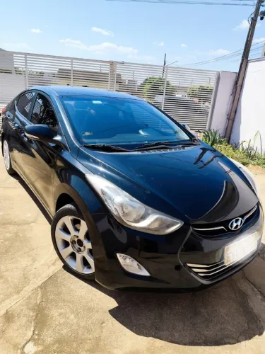Hyundai Elantra GLS 1.8 16V Aut. 2013