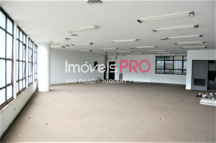 Prédio de 15 pavimentos, 2 elevadores, próximos de estações de trem e metrô