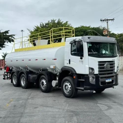 CAMINHÃO PIPA - 8x4 - ANO 2020