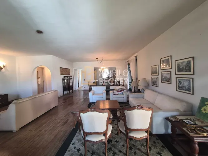Casa à venda com 3 quartos, 306 m² no Bairro Jardim Apolo - SJC