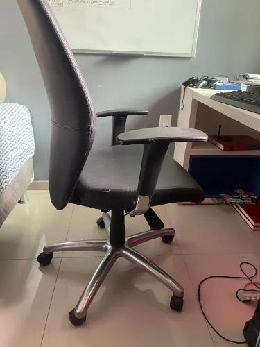 Cadeira De Escritorio nova 