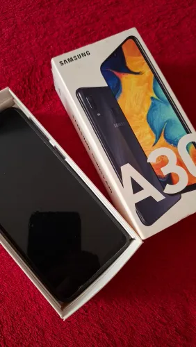 Celular / smartphone Samsung A30 64GB na Caixa