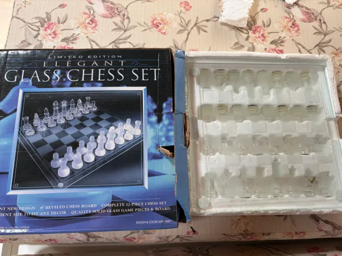 Jogo de xadrez vidro antigo - glass chess set
