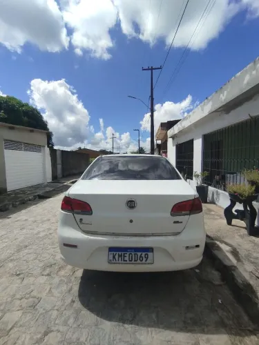 Fiat Siena Tetrafuel 1.4 MPI Fire Flex 8V 4P 2010