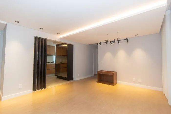 Apartamento para Locação 3 Quartos, 1 Suite, 2 Vagas, 90 m², Orleans, Curitiba - PR | Resi
