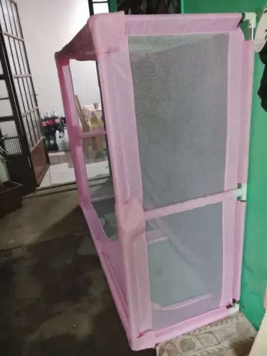 Berço/chiqueirinho grande em bom estado  200 reais. 