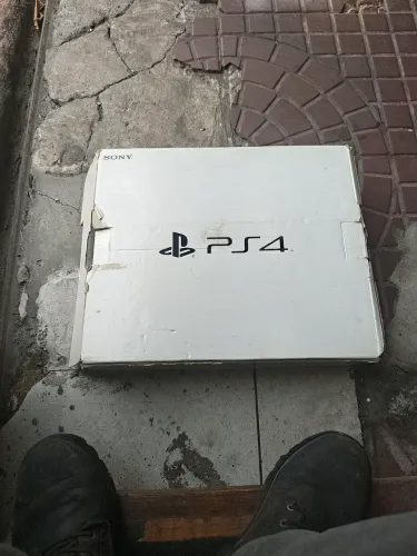 Caixa ps4 vazia