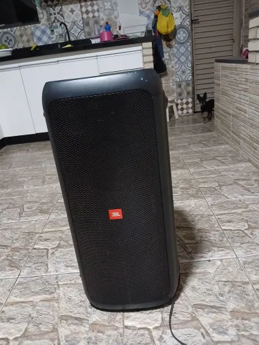 Caixa de som jbl party box 200