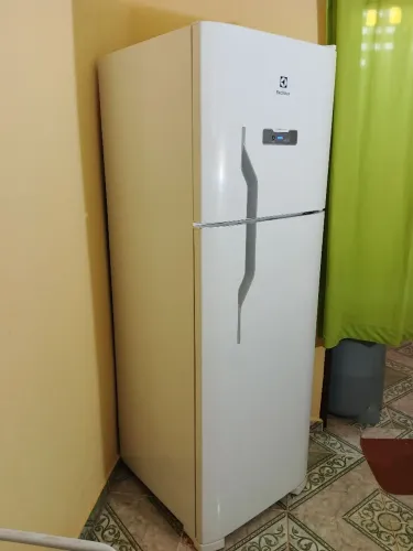 Geladeira Eletrolux Branca (Nova)