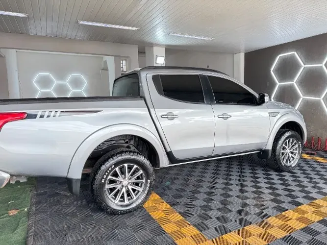 Mitsubishi L200 Triton Sport HPE-S 2.4 CD Dies. AUT 2020
